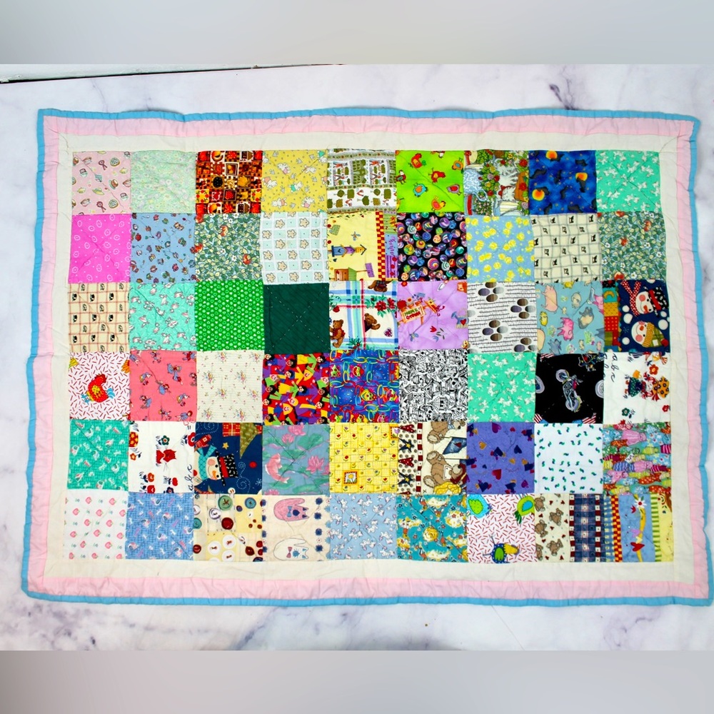 🥳SALE🥳Vintage handmade baby blanket quilt